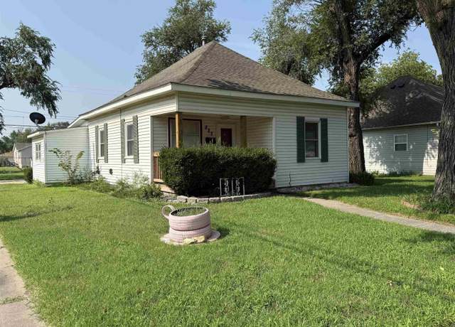 Property at 827 E 10th Ave, Hutchinson, KS 67501, 3 beds, 1 bath