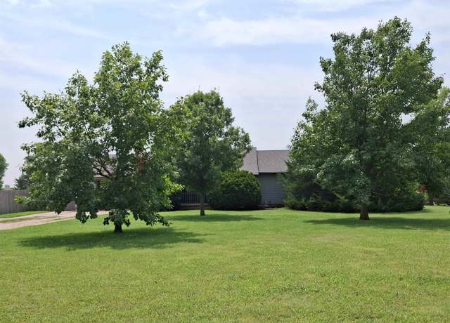 Property at 1525 Iron Horse Rd, Mcpherson, KS 67460, 4 beds, 3 baths