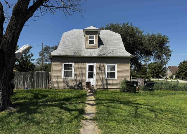 Property at 201 S Maple St, South Hutchinson, KS 67505, 2 beds, 1 bath