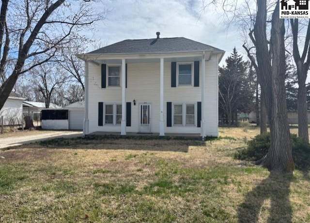Property at 315 E Ave D, South Hutchinson, KS 67505, 3 beds, 1 bath