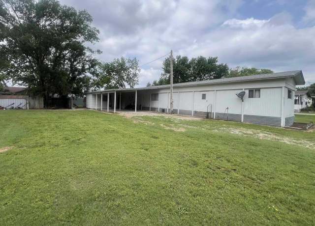 Property at 2121 Kruse Dr, Marion, KS 66861, 2 beds, 2 baths