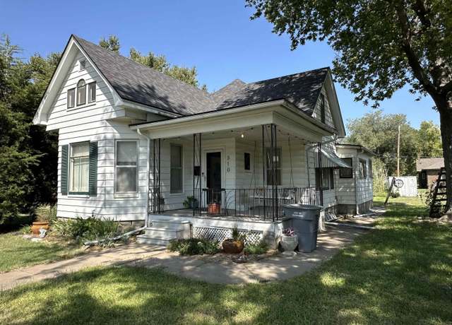 Property at 310 W 2nd St, Ellinwood, KS 67526, 3 beds, 1 bath