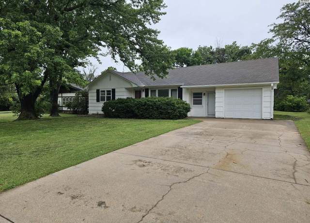 Property at 3105 N Walnut St, Hutchinson, KS 67502, 2 beds, 2 baths
