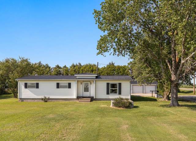 Property at 7115 S Whiteside Rd, Hutchinson, KS 67501, 3 beds, 2 baths