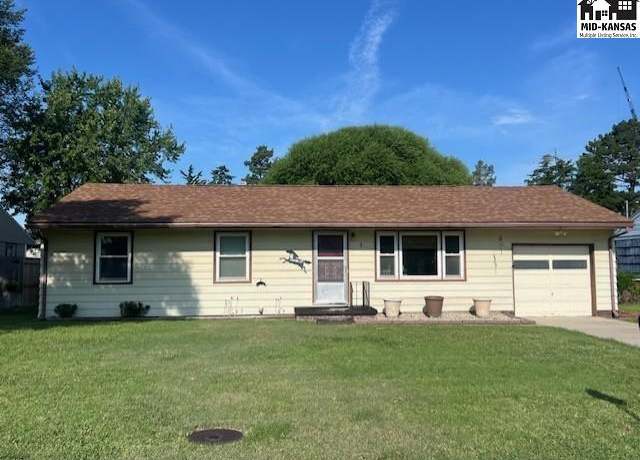 Property at 7 Rambler Rd, Hutchinson, KS 67502, 3 beds, 1 bath