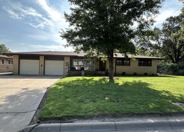 Property at 2406 N Van Buren St, Hutchinson, KS 67502, 3 beds, 2 baths