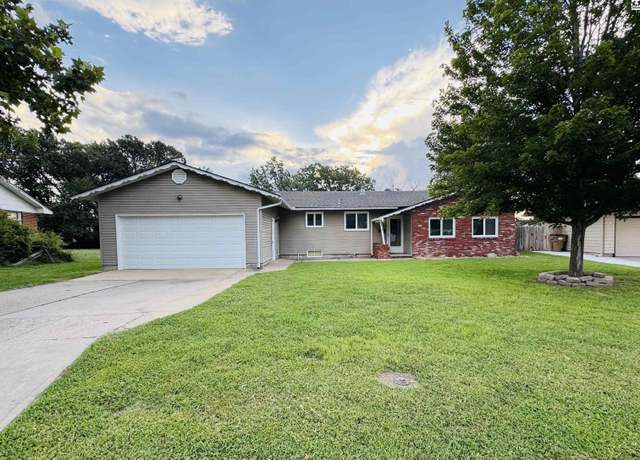 Property at 1914 James St, Hutchinson, KS 67502, 3 beds, 2 baths
