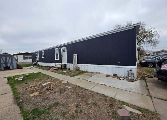 Property at 2114 Buckboard Dr, Newton, KS 67114, 3 beds, 2 baths