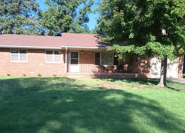 Property at 911 S St John, Lyons, KS 67554, 3 beds, 2 baths