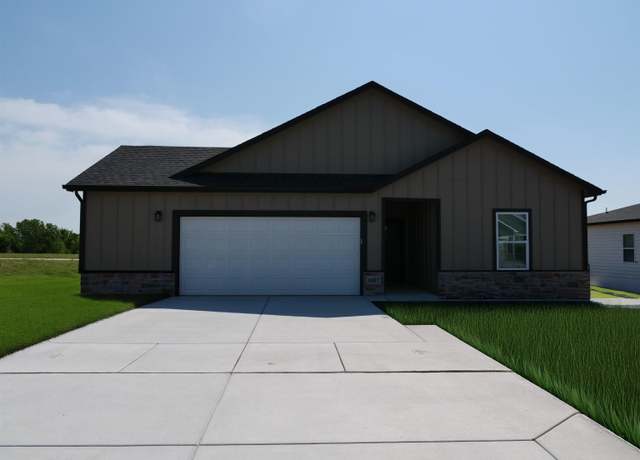 Property at 1017 Spring Creek Rd, Mcpherson, KS 67460, 3 beds, 2 baths