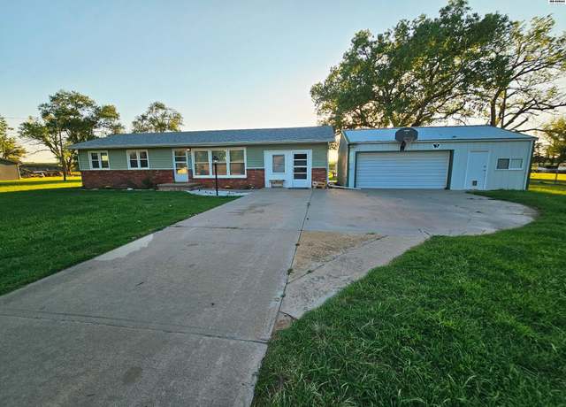 Property at 601 Westridge Dr, Hutchinson, KS 67501, 3 beds, 1 bath