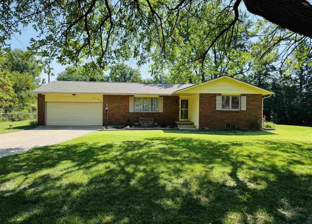 Property at 4104 N Halstead St, Hutchinson, KS 67502, 3 beds, 2.5 baths