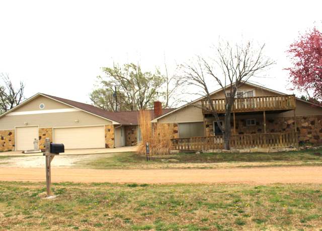 Property at 2120 Strassburg St, Marion, KS 66861, 4 beds, 3 baths