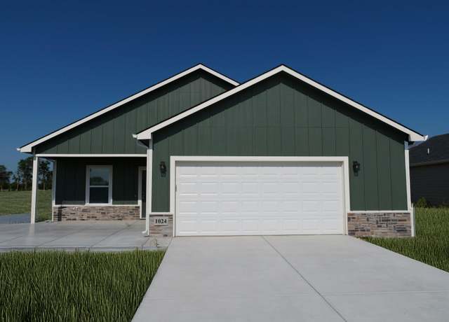 Property at 1024 Spring Creek Rd, Mcpherson, KS 67460, 3 beds, 2 baths