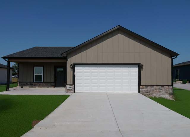 Property at 1036 Spring Creek Rd, Mcpherson, KS 67460, 3 beds, 2 baths