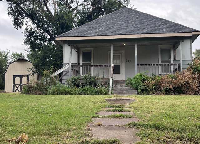 Property at 211 N Taylor, Pratt, KS 67124, 3 beds, 1 bath