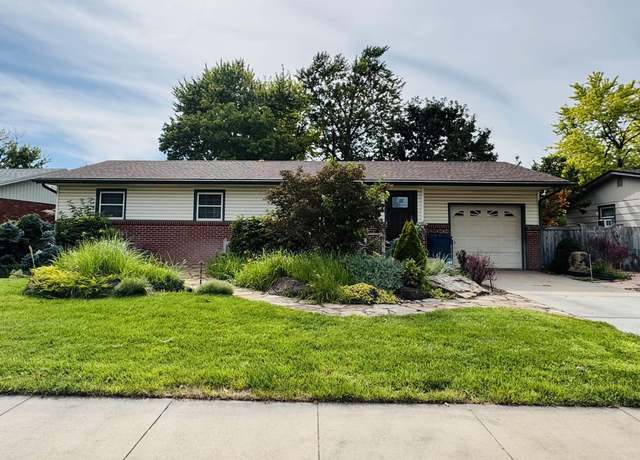 Property at 59 Meadowlark Ln, Hutchinson, KS 67502, 2 beds, 2 baths