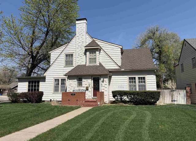 Property at 226 W 20th Ave, Hutchinson, KS 67502, 3 beds, 1.5 baths