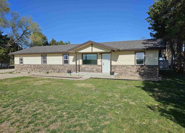 Property at 966 14th Ave, Mcpherson, KS 67460, 3 beds, 2 baths