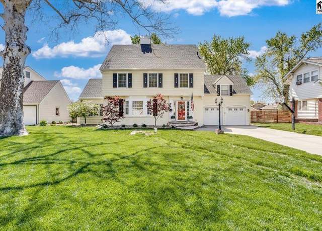 Property at 9 Crescent Blvd, Hutchinson, KS 67502, 4 beds, 2.5 baths