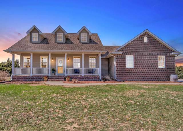 Property at 2231 18th Ave, Mcpherson, KS 67460, 4 beds, 3 baths