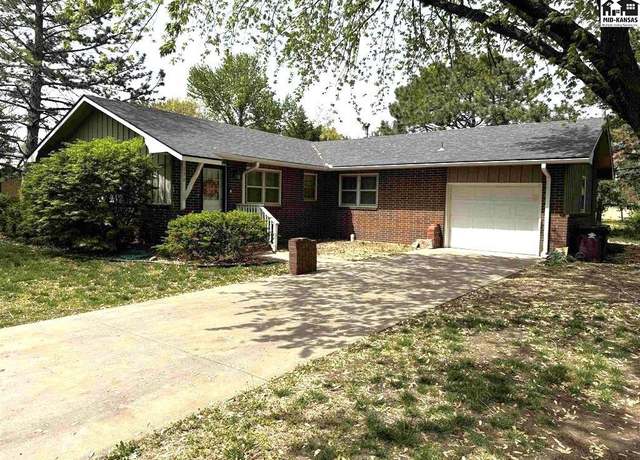 Property at 136 Penn Dr, Mcpherson, KS 67460, 3 beds, 1.5 baths