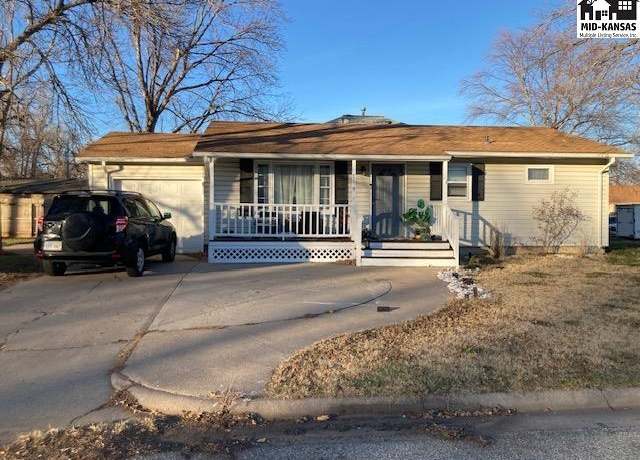 Property at 219 E Avenue D, Mcpherson, KS 67460, 4 beds, 2 baths