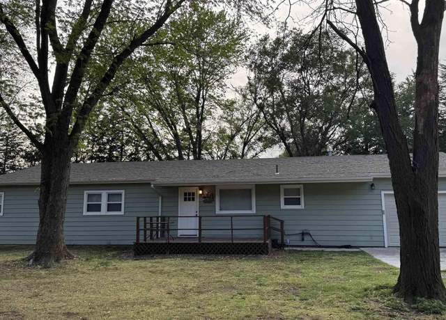 Property at 229 W 56th Ave, Hutchinson, KS 67502, 3 beds, 2 baths