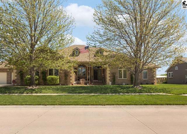 Property at 1520 Northglen St, Mcpherson, KS 67460, 6 beds, 4 baths