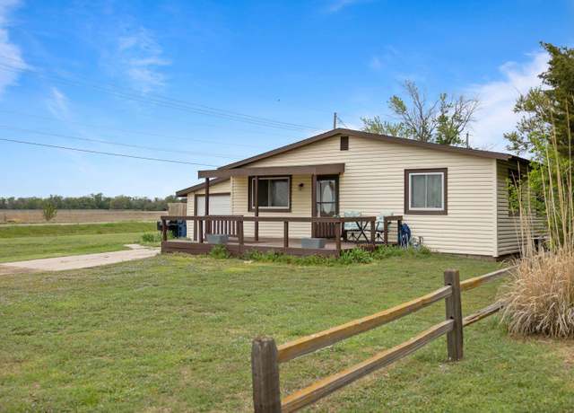 Property at 2800 E 20th Ave, Hutchinson, KS 67502, 3 beds, 2 baths