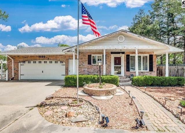 Property at 7100 N Monroe St, Hutchinson, KS 67502, 3 beds, 2 baths