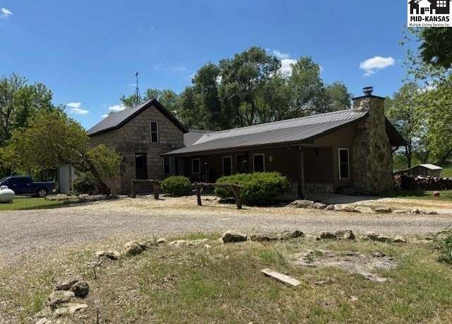 Property at 1883 120th, Marion, KS 66861, 3 beds, 2.5 baths