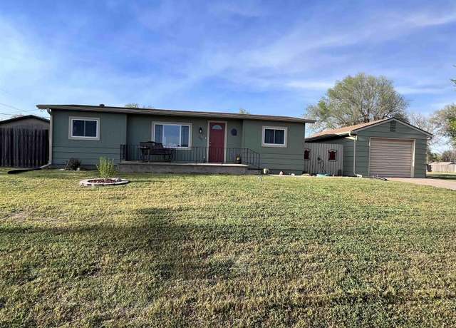 Property at 702 W 9th St, Pratt, KS 67124, 3 beds, 1.5 baths