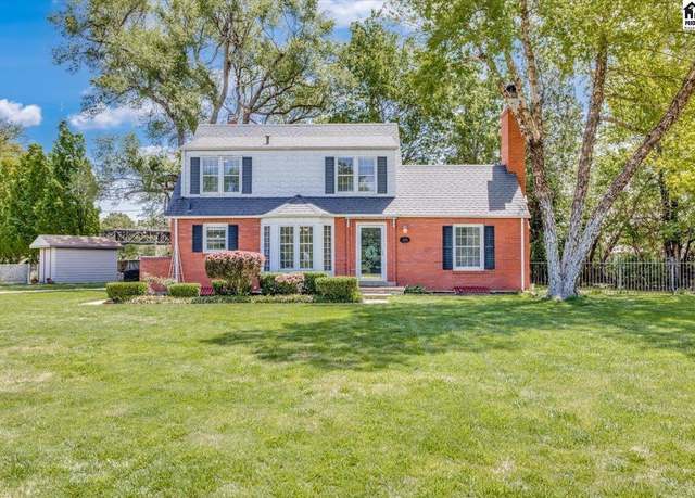 Property at 3006 Farmington Rd, Hutchinson, KS 67502, 3 beds, 1.5 baths