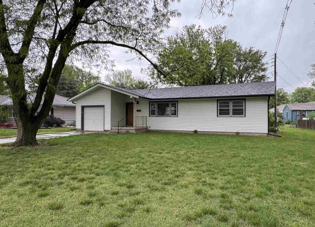 Property at 431 S Fisher St, Mcpherson, KS 67460, 2 beds, 1 bath