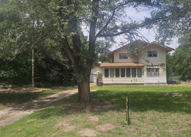 Property at 7002 E Pony Acres Dr, Hutchinson, KS 67501, 4 beds, 2 baths