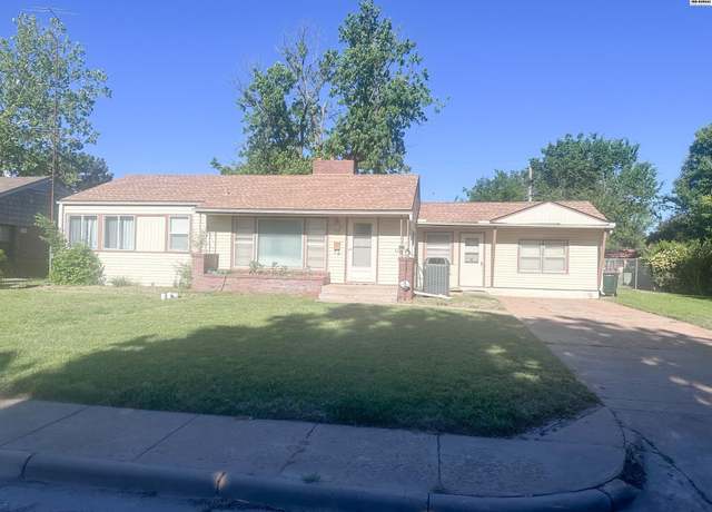 Property at 213 Lawrence St, Pratt, KS 67124, 3 beds, 1 bath