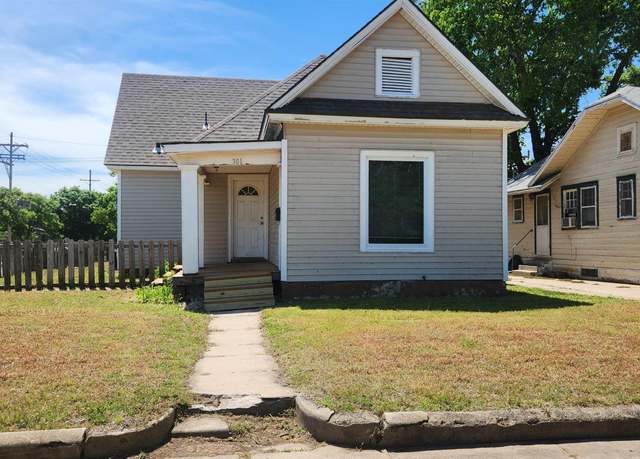 Property at 301 W 12th Ave, Hutchinson, KS 67501, 3 beds, 1 bath