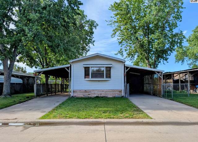 Property at 202 Lakeview Dr, Mcpherson, KS 67460, 2 beds, 2 baths