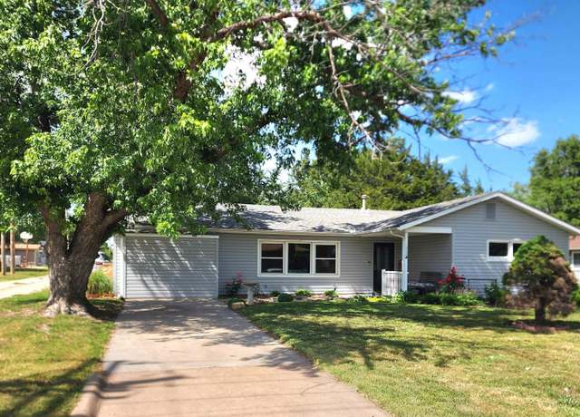 Property at 1009 W Lincoln St, Lyons, KS 67554, 3 beds, 1.5 baths