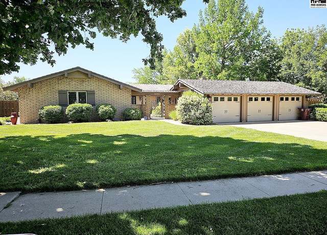 Property at 1461 Briarwood Ln, Mcpherson, KS 67460, 3 beds, 3 baths
