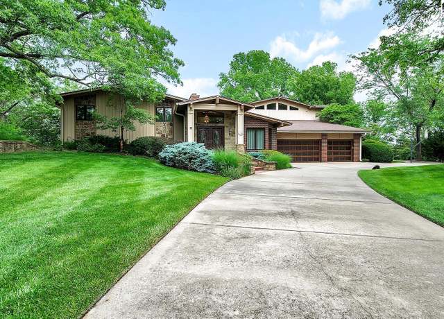 Property at 12 Prairie Dunes Dr, Hutchinson, KS 67502, 5 beds, 3.5 baths