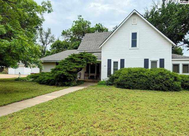 Property at 107 W Avenue B, Nickerson, KS 67561, 2 beds, 2.5 baths