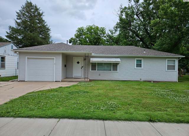 Property at 1215 S Chestnut St, Mcpherson, KS 67460, 3 beds, 1 bath
