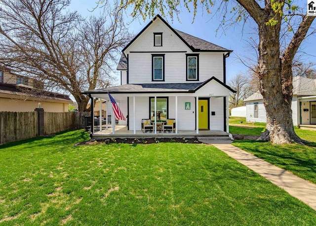 Property at 207 N 7th St, Sterling, KS 67579, 4 beds, 3.5 baths