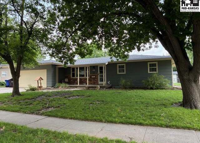 Property at 507 Sonora Dr, Mcpherson, KS 67460, 4 beds, 3 baths