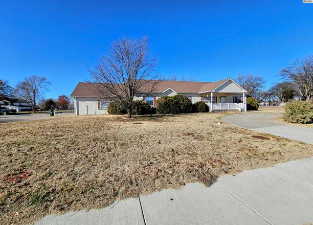 Property at 702 Evergreen Way, Sterling, KS 67579, 3 beds, 2 baths