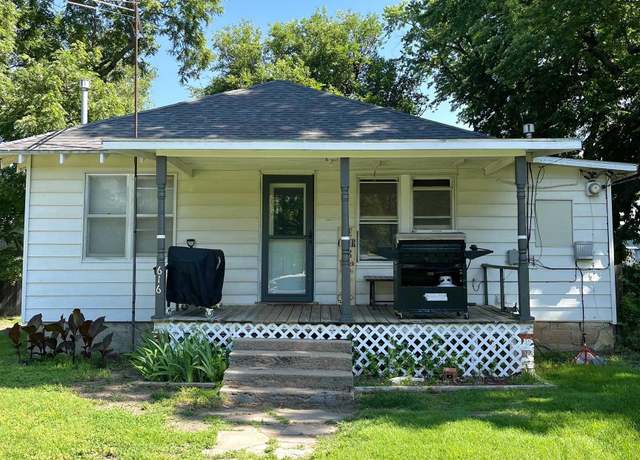 Property at 616 E Monroe St, Sterling, KS 67579, 2 beds, 1 bath