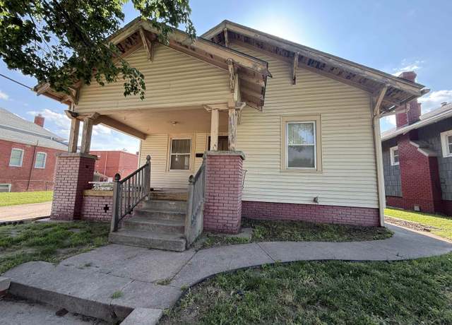 Property at 1015 N Jefferson St, Hutchinson, KS 67501, 2 beds, 1 bath