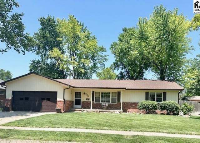 Property at 520 E 25th Ave, Hutchinson, KS 67502, 3 beds, 2 baths